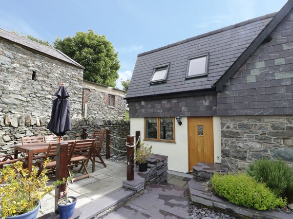 Maesteg Bethesda Bryn Eglwys Self Catering Holiday Cottage