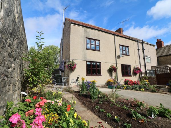 Dove Cottage Clowne Peak District Self Catering Holiday Cottage