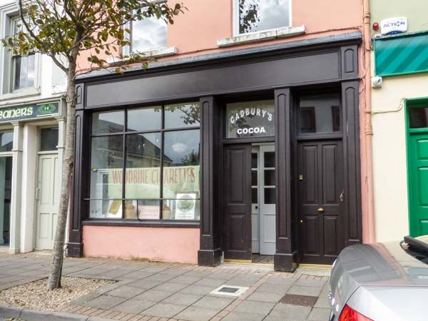 Buy tickets at the small kiosk at Kilrush Marina (%065-9052072 dm/d/trfrom 22/40/50 hmid-MarOct W) Dating from the 18th century, this tall townhouse Lonely Planet Ireland - Google Books Result