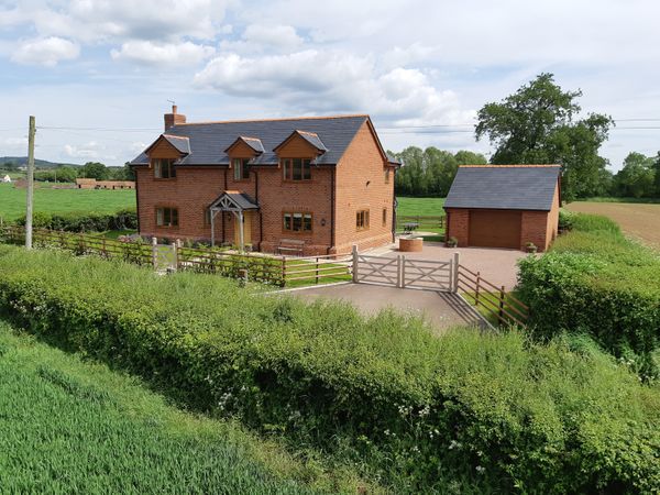 Brook Cottage Westbury On Severn Self Catering Holiday Cottage