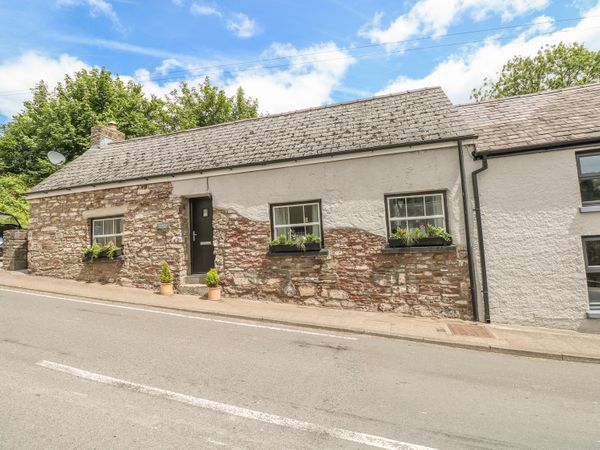 Snowdrop Cottage Laugharne Glan Y Mor Self Catering Holiday