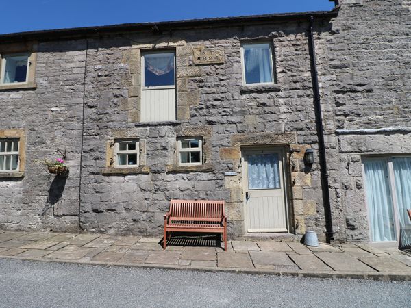 Well Cottage Wetton Peak District Self Catering Holiday Cottage