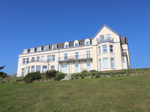 Headland Apt 7 Coverack Cornwall Self Catering Holiday Cottage