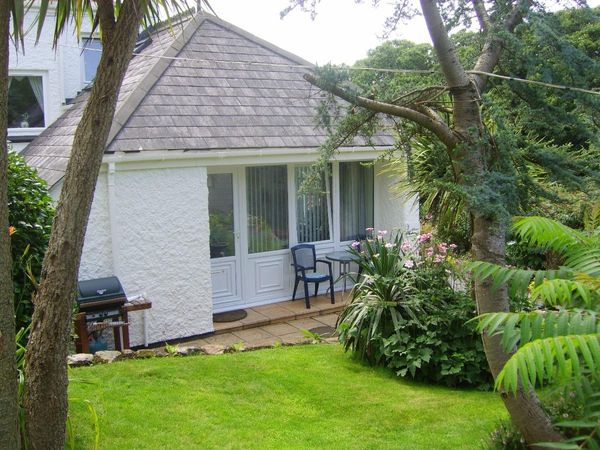 Lighthouse Praa Sands Pengersick Cornwall Self Catering