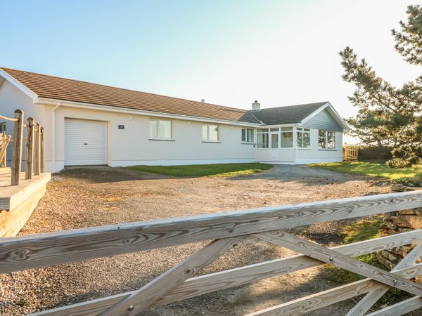 Seaport Lodge Mawgan Porth Cornwall Self Catering Holiday