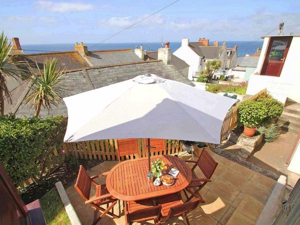 Inglenook Porthleven Cornwall Self Catering Holiday Cottage