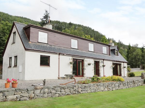 Carnoch Farm Cottage Cannich Struy Self Catering Holiday Cottage