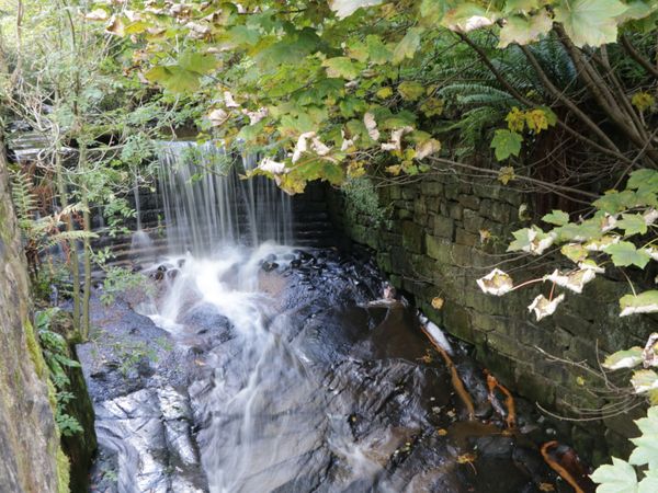 Brook Fall Cottage Barrow Bridge Peak District Self Catering