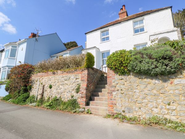 Holiday Cottages in Kent: Kits Cottage, Hythe | sykescottages.co.uk