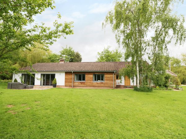 Waterside Kenn Devon Self Catering Holiday Cottage