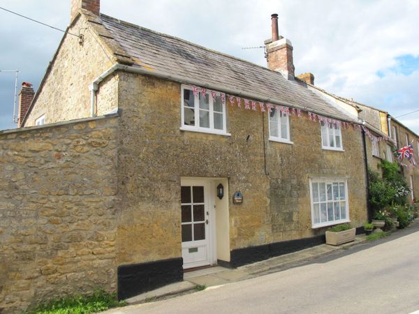 Blackbird Cottage Broadwindsor Dorset And Somerset Self