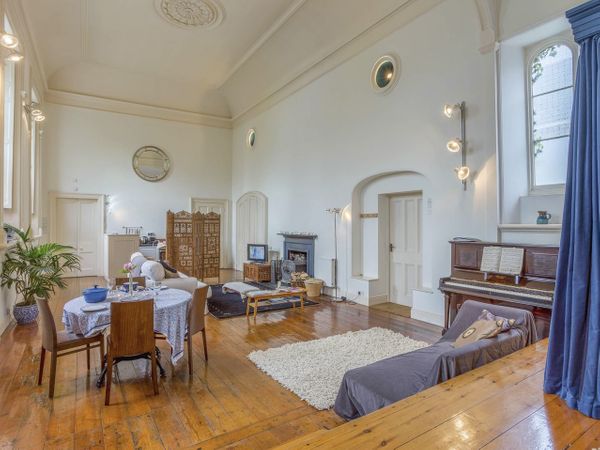 Holiday Cottages in Devon: The Music Room, Aveton Gifford | skykescottages.co.uk