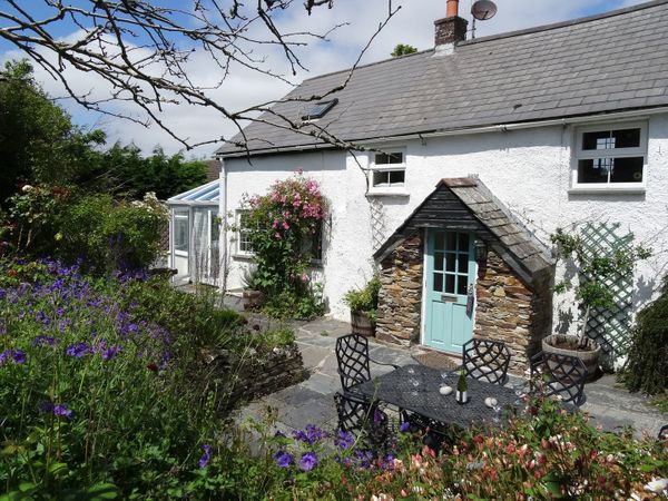 Mays Cottage St Issey Trevance Cornwall Self Catering