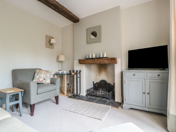 Holly Cottage Bradford On Avon Self Catering Holiday Cottage