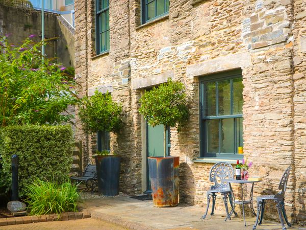 6 The Pottery Dartmouth Warfleet Devon Self Catering