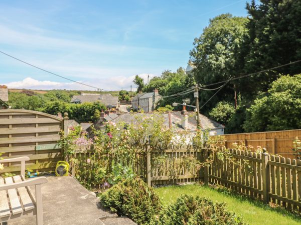 2 Rock Cottage Padstow Credis Cornwall Self Catering