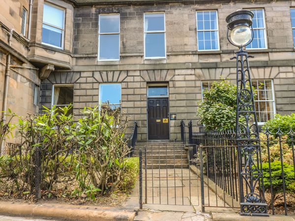 3 Lynedoch Place Edinburgh Self Catering Holiday Cottage