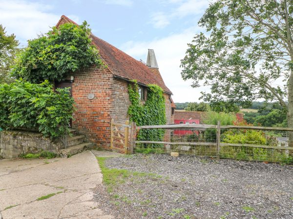 Places to Stay in Sussex: Miller's Oast, Battle | sykescottages.co.uk