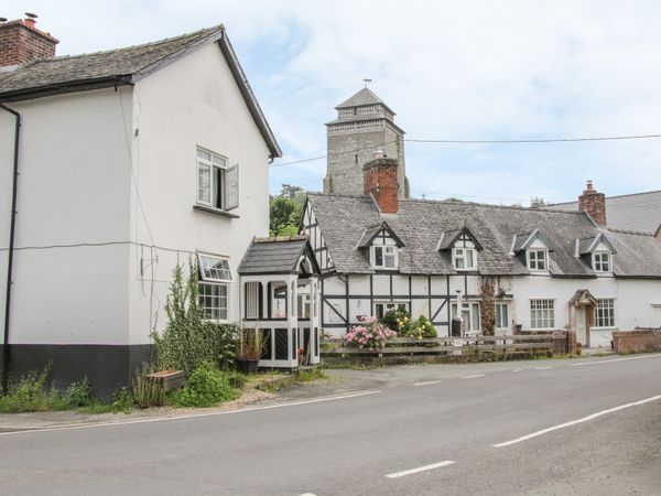 Manor Farm Lodges Dragon Lodge Newtown Glomen Self