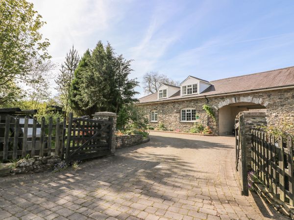 Fisher Granary Lampeter Cilgell Self Catering Holiday Cottage