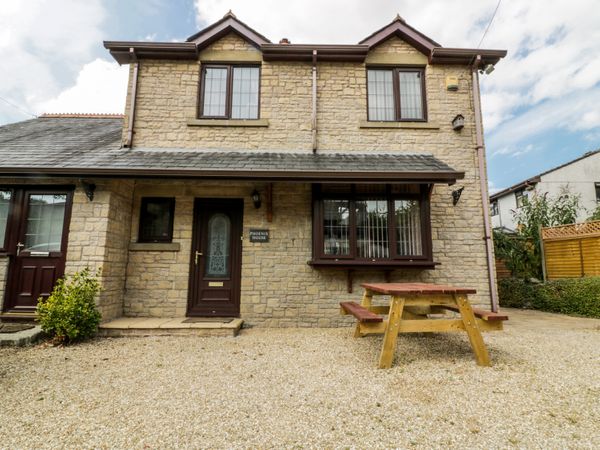 Phoenix House St Blazey Cornhill Fm Cornwall Self Catering