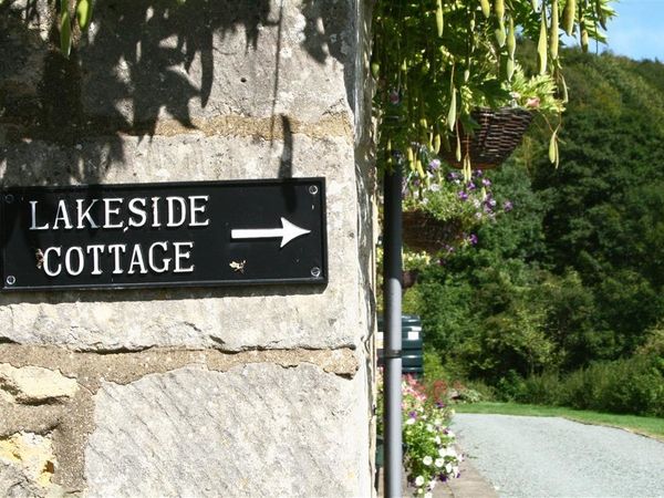 Lakeside Cottage Painswick Self Catering Holiday Cottage