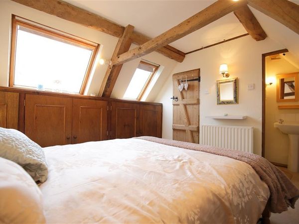 Pike Cottage Stow On The Wold Self Catering Holiday Cottage