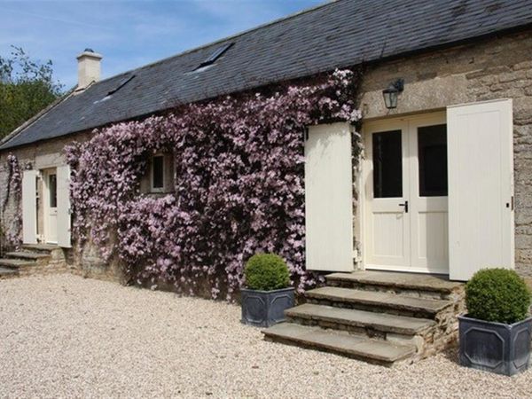 Aylworth Manor Naunton Aylworth Self Catering Holiday Cottage