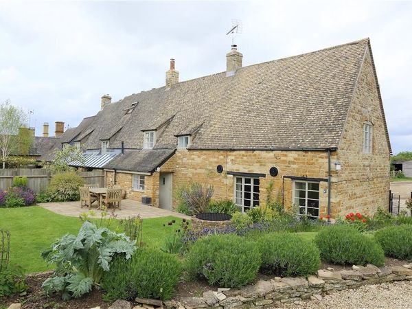 Home Farm Cottage Barton On The Heath Barton On The Heath