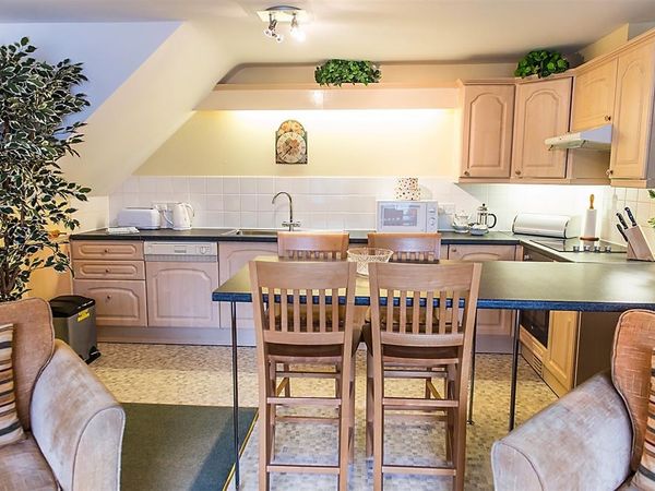 Courtyard Cottage Bibury Arlington Self Catering Holiday Cottage