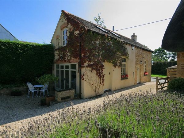 The Old Reading Room Stow On The Wold Bledington Self