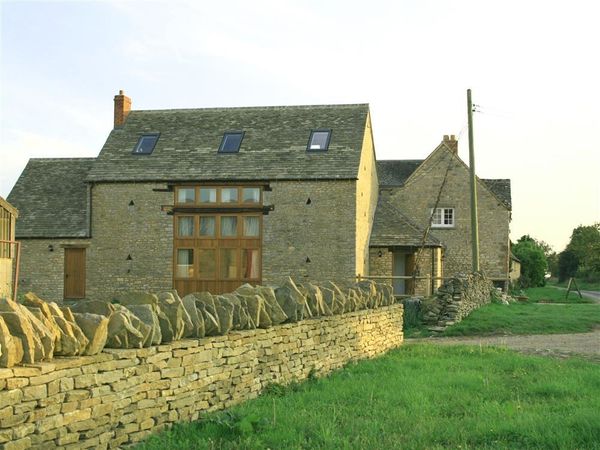 Harvest Barn Woodstock Callow Fm Self Catering Holiday Cottage