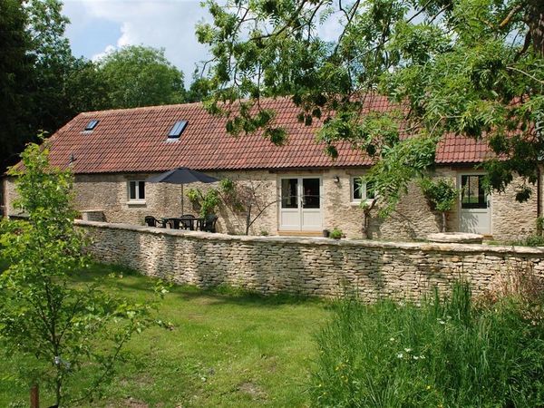 The Long Barn Tetbury Doughton Self Catering Holiday Cottage