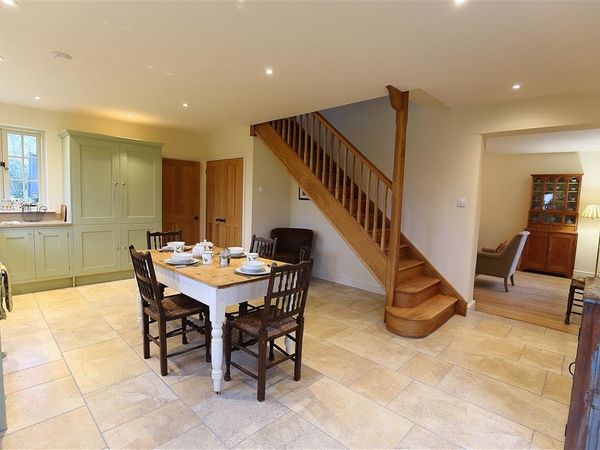 The Henhouse Tetbury Pond Fm Self Catering Holiday Cottage