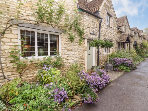 Holiday Cottages in Wiltshire: Castle Combe Cottage, Castle Combe | skykescottages.co.uk