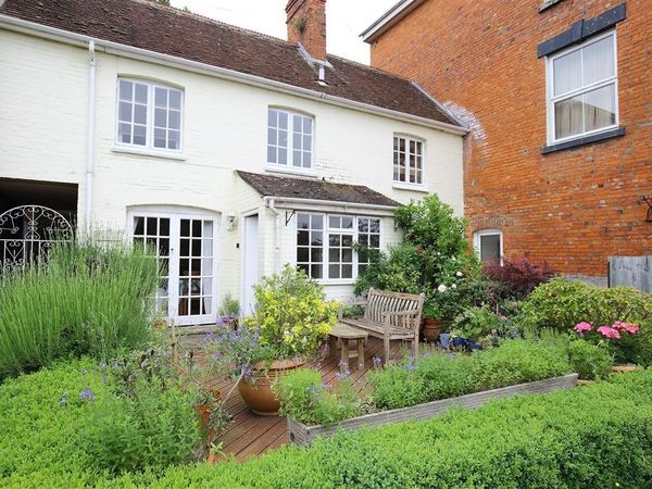 The Mews Cottage Tisbury South Of England Self Catering