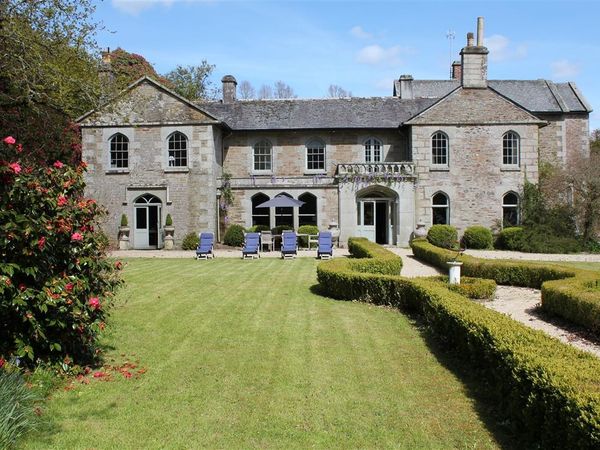 Kings Lostwithiel Castle Cornwall Self Catering Holiday