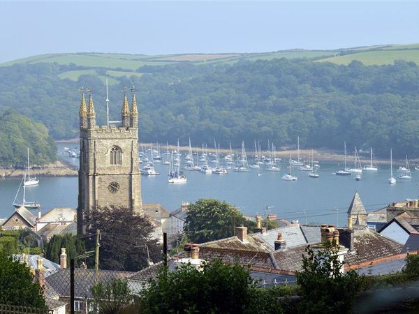 Kings Lostwithiel Castle Cornwall Self Catering Holiday