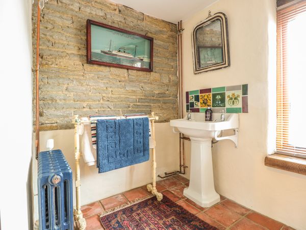 Jackdaw S Roost Cheltenham The Leigh Self Catering Holiday