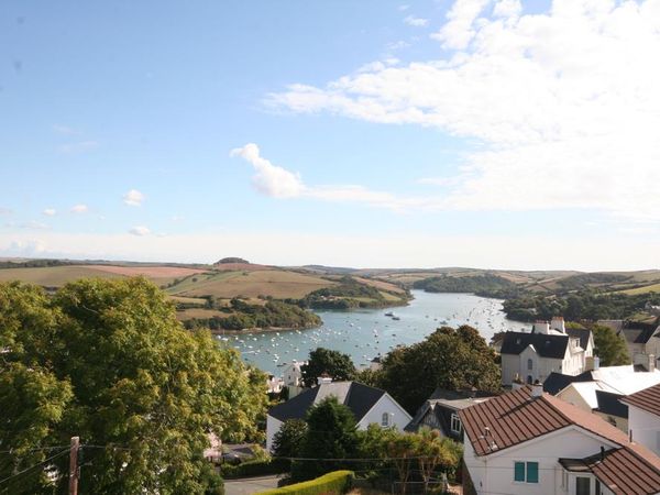 4 Lyndhurst Salcombe Devon Self Catering Holiday Cottage