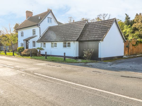 Wharf Cottage Pewsey Bristow Br Wiltshire Self Catering