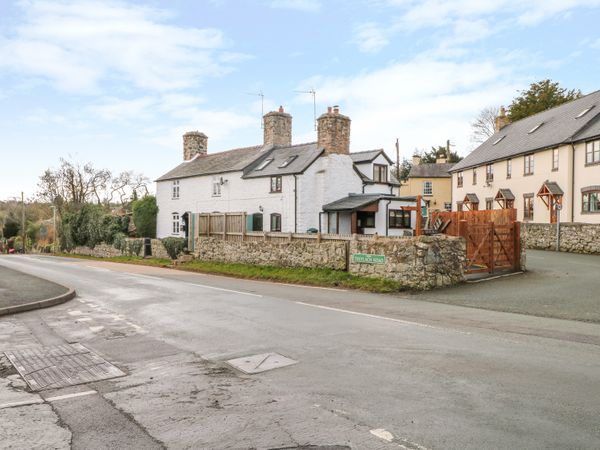 Cross House Cottage Trefonen Self Catering Holiday Cottage