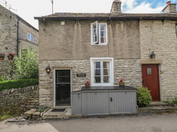 High View Cottage Castleton Peak District Cow Low Peak