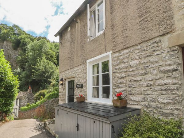 High View Cottage Castleton Peak District Cow Low Peak