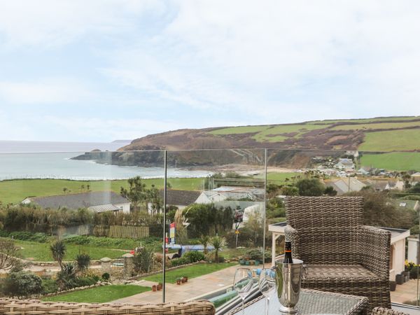 Praa Waves Praa Sands Pengersick Cornwall Self Catering
