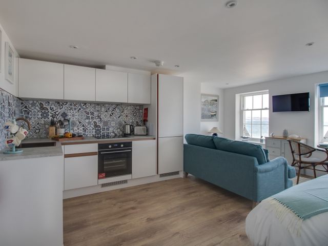 6 The Beaches, Weymouth