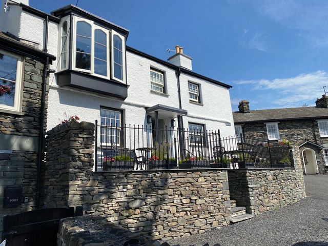 Prospect House & Cottages
