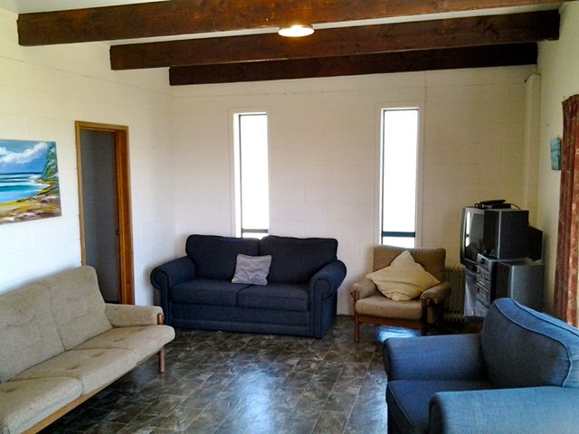 Beachfront Bach - Rings Beach Bach - 1027803 - photo 4