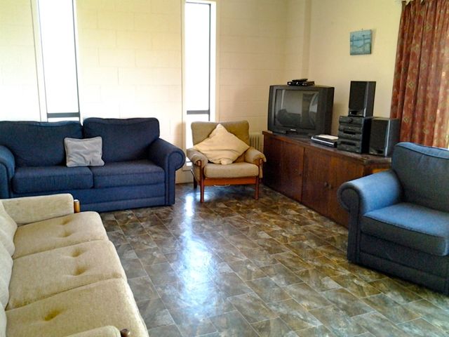 Beachfront Bach - Rings Beach Bach - 1027803 - photo 3