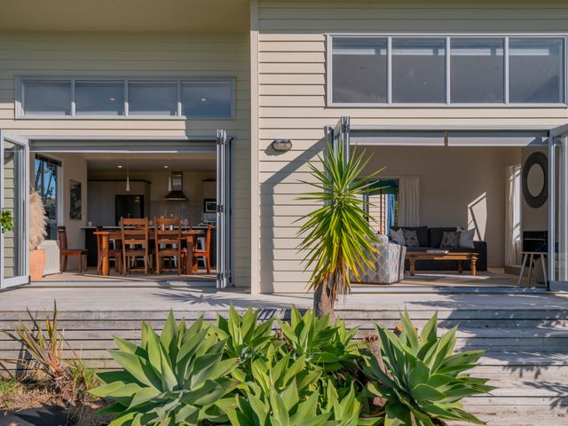 Golfers and Beach Lovers Dream - Matarangi House - 1027865 - photo 2